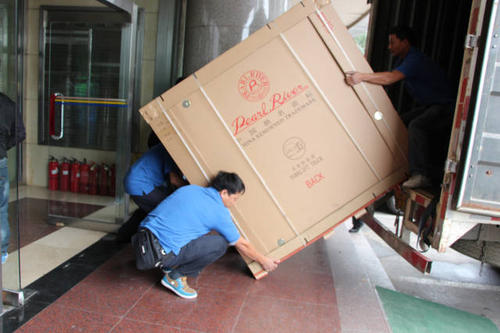 拉萨钢琴贵重工艺品无忧运